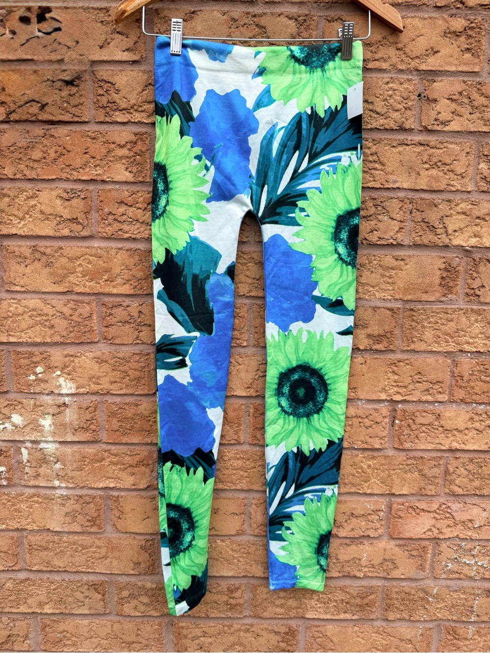 4/$25 • SWS Streetwear Society Vibrant Floral Print Leggings